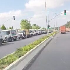 İlçe Belediyelerinin Çöp Kamyonları, Saatlerce Kuyruk Bekliyor!
