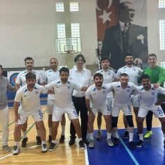 Sarıyer İlçe Milli Eğitim Öğretmenler Futsal Takımı Yarı Finalde