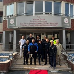 Sarıyer Emniyeti’nden Anlamlı Ziyaret: Huzurevi Sakinlerine Dolandırıcılık Uyarısı