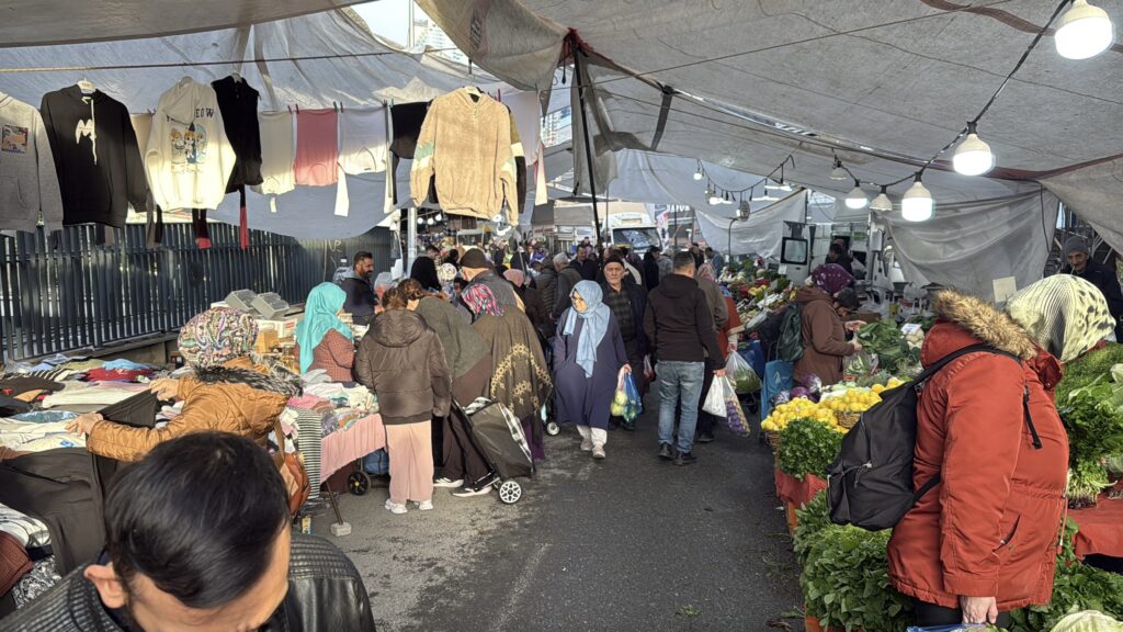 SARIYER’DE SEMT PAZARLARI ARİFE GÜNÜNE ALINDI